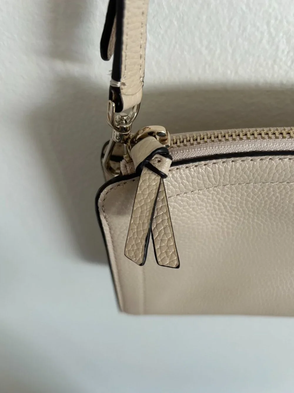 Kate Spade New York Knott Small Leather Crossbody Bag in Milk Glass Cream